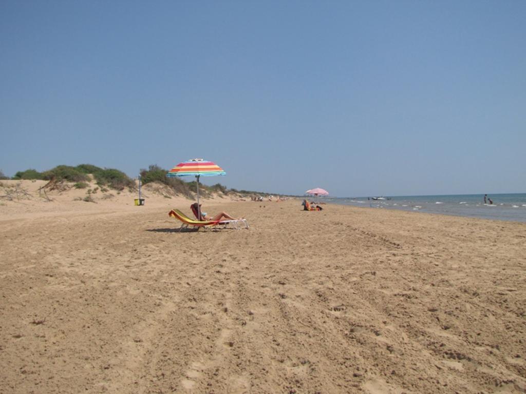 Residence Del Mare Casesicule Santa Maria Del Focallo Room photo